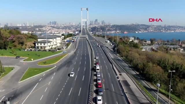 İSTANBUL-15 TEMMUZ ŞEHİTLER KÖPRÜSÜ'NDEKİ DENETİMLER HAVADAN GÖRÜNTÜLENDİ