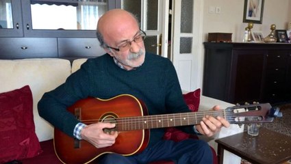 Bedensel engelli vatandaş belediyeden gitar teli istedi, ilk parçasını eşi için çaldı