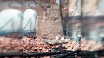 Trabzon'un Sürmene ilçesindeki çıkan yangında cami kullanılmaz hale geldi