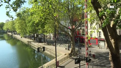 Joggers, walkers get last exercise in before daily confinement in Paris