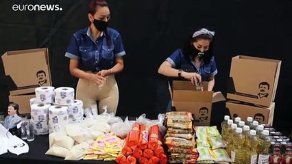شاهد: ابنة إمبراطور المخدرات "إل تشابو" توزع المساعدات على المحتاجين خلال أزمة كورونا