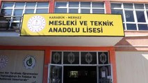 Öğretmenler okulun atölyesinde günde 1 ton dezenfektan üretiyor