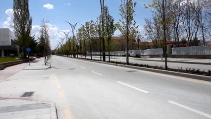 Billboardlardan yöresel şiveyle "Evde kal" çağrısı