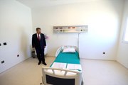 Sağlık Bakanı Fahrettin Koca, Atatürk Havalimanı'na inşa edilen hastanenin her odasının yoğun bakım olabileceğini aktardı