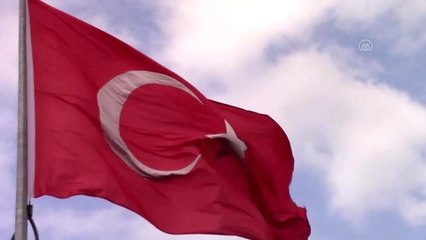 Uyuşturucu paketleriyle "Evde kal" yazarak koronavirüs tedbirlerine dikkati çektiler