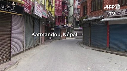 Du trekking... au confinement: des centaines de touristes coincés à Katmandou