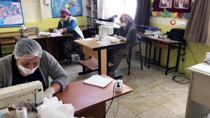 Muhtar ve Rus asıllı eşi seferberlik ilan etti, her gün bin maske üretiliyor