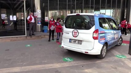 Minik Zeynep'e sürpriz doğum günü kutlaması