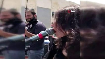 Lübnan'da hastane önünde sağlık çalışanlarına destek konseri