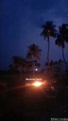 எங்கள் வீட்டருகில் மரத்தின் மீது இடிவிழும் நேரடிக்காட்சி(ஏப்ரல்7,2020)