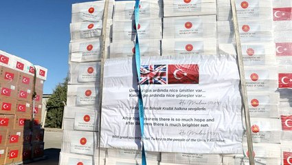 İngiltere'de sağlıkçılardan tek kullanımlık tulumları yıkayıp yeniden kullanmaları istendi