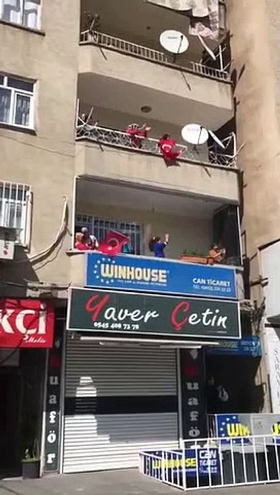 Diyarbakır Büyükşehir Belediyesi'nden otobüste seyyar konser