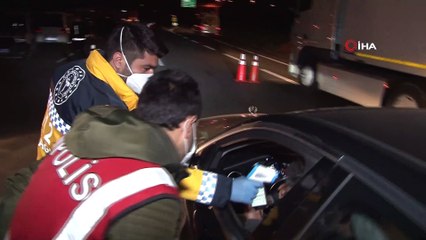 İstanbul'da giriş çıkışta korona virüs denetimi devam ediyor