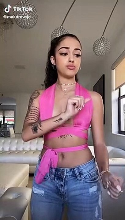 New Hot tik tok girl new video during lockdown quartine