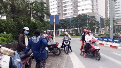 Hà Nội: 164 Khuất Duy Tiến: Lê Văn Lương: Thêm 1 điểm phát gạo và trứng giúp người dẫn vượt qua cơn dịch Côrona Covid 19