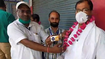 इटावाः समाजसेवियों ने पत्रकारों को किया सम्मानित
