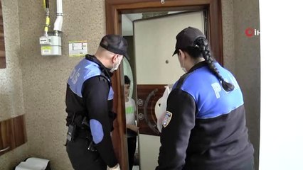 Çocuklara Zafer amcalarından çikolata