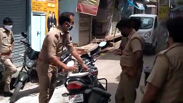 सीतापुर- एसआई दिग्विजय पांडेय ने बेवजह घूमने वालो पर दिखाई सख्ती