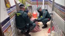 La Guardia Civil auxilia a una mujer de avanzada edad