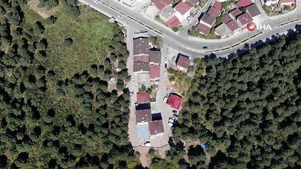 Top oynarken dronea yakalanan gençler, polisleri görünce nereye kaçacağını şaşırdı