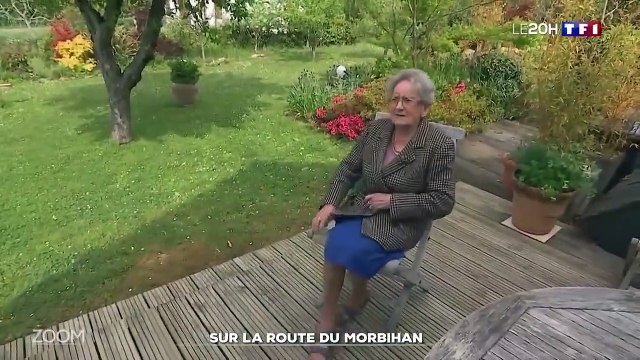 Confinement - Regardez Anne-Claire Coudray très émue alors qu'elle est surprise par un message de sa grand-mère en plein journal de 20h