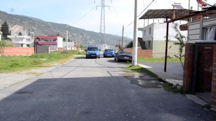 Evden çıkamayan çocuğun Türk bayrağı talebini jandarma karşıladı