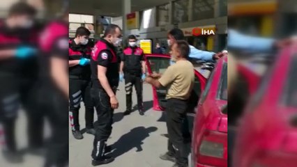 Sosyal mesafe kurallarına uymayan alkollü şahıslar polisi tehdit etti