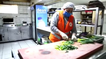 Tunceli'de sokağa çıkamayanlara 'gulik' otlu yemek