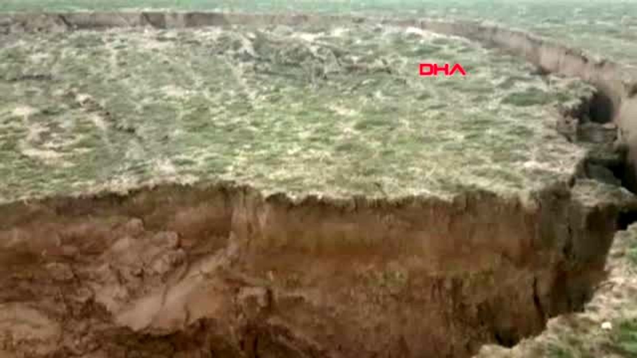 Konya'da 35 metre çapında, 15 metre derinliğinde yeni obruk oluştu