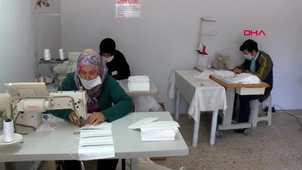 Sokağa çıkma yasağında özel izinle maske ürettiler