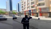 Mahalleliden zabıta ekiplerine İstiklal Marşı sürprizi