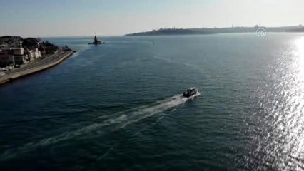 İstanbul polisi denizden denetimlerini sürdürüyor