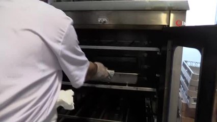 Yalnız yaşayan 66 yaşlıya iftar ve sahur yemekleri itina ile hazırlanıyor