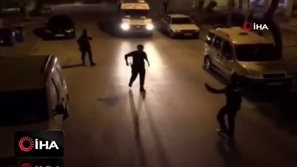 En ilginç karantina görüntüleri: Vatandaş çaldı, polis oynadı!