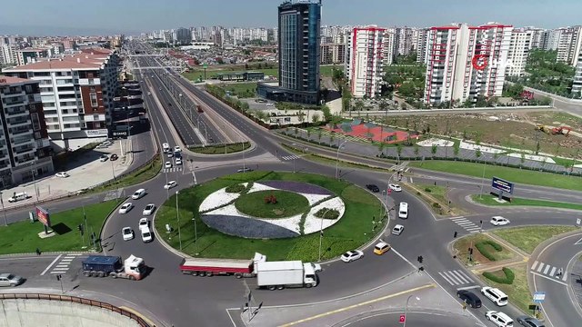 Diyarbakır’da kısıtlama sonrası vatandaşlar sokağa akın etti