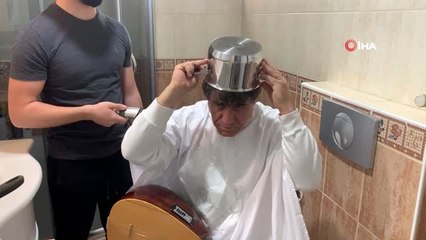 Kafasına tencereyi geçiren türkücüden 'tas tıraş' önerisi