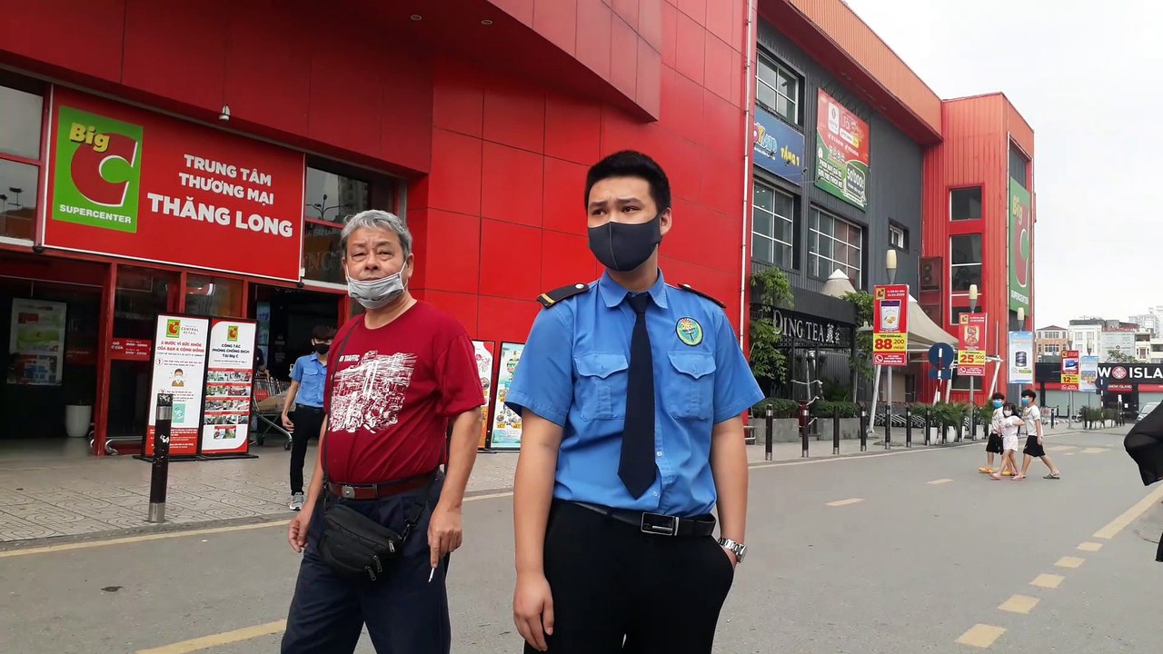 Điểm đen xe ôm công nghệ Hà Nội: Thanh niên xăm trổ đuổi và chửi Grabbike tại Big C Thăng Long và cái kết