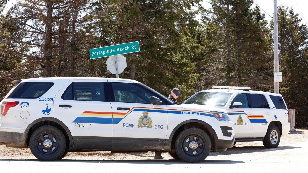 Gunman kills 16 in Nova Scotia in Canada's wors...