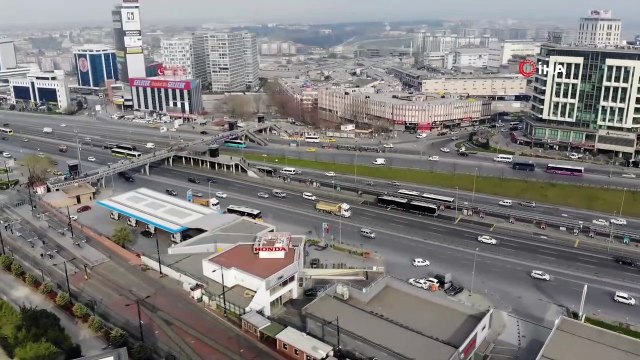 Sokağa çıkma kısıtlamasının ardından İstanbullular yollara döküldü