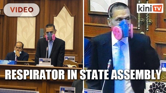 Ex-Pahang MB shows up at state assembly with pink respirator