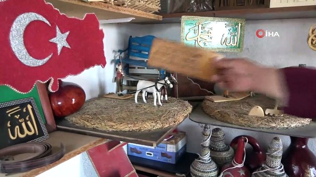 Memleket sevgisini ahşaba işliyor