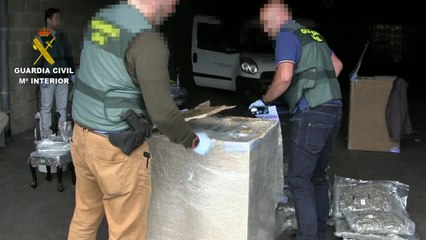 Download Video: Dos detenidos en Carreño al tratar de introducir más de 75 kilos de marihuana