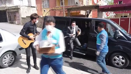 Sağlık çalışanı eşe doğum günü sürprizi