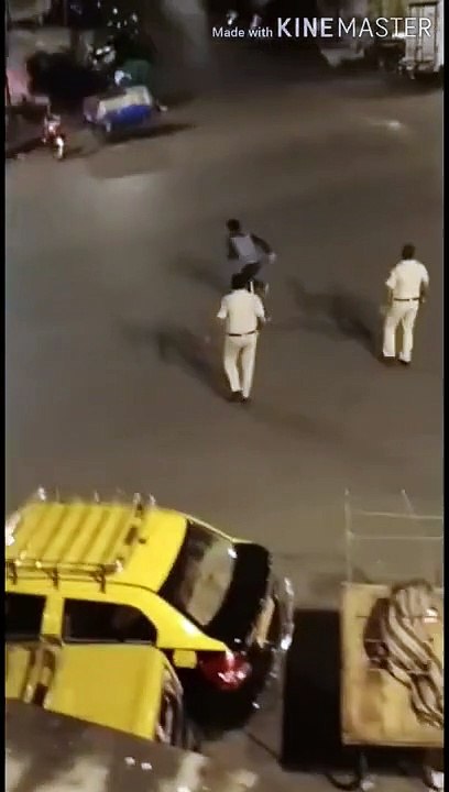 lockdown_Indian_police_lathi_charge_funny_viral_videos(720p)