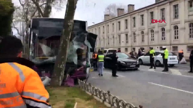 Beşiktaş'ta zincirleme kaza! İETT otobüsü ağaca çarptı