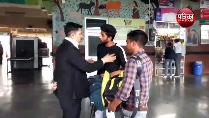 corona effect in public transport_प्लेटफार्म टिकट पांच गुना महंगा,छंटने लगी भीड़