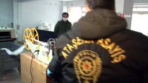 Ataşehir’de polis ekiplerinden kaçak maske üretimi yapan şahıslara baskın