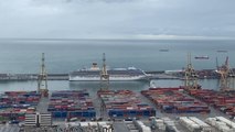 Crucero atracado en el Puerto de Barcelona