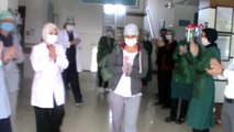 SAMSUN Koronavirüs'ü yenen hemşire alkışlarla taburcu edildi