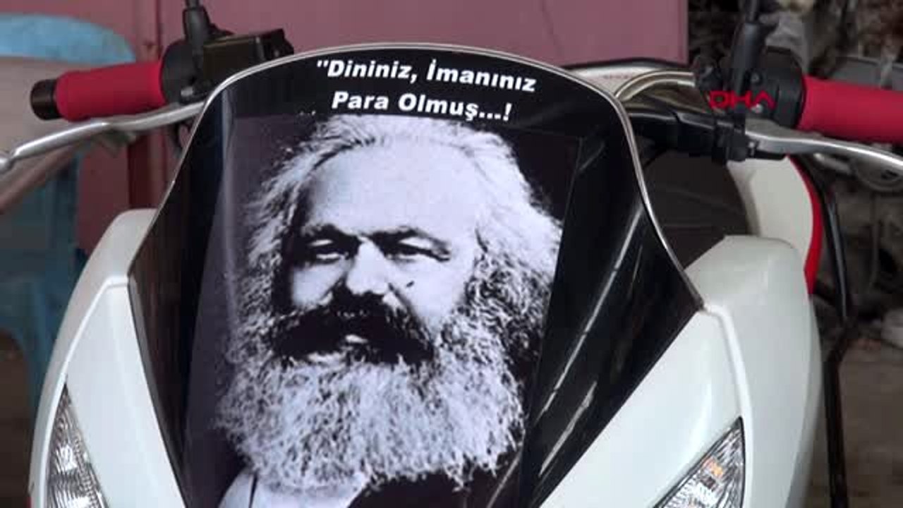 Motosikletine Karl Marks fotoğrafı yapıştıran oğluna 'parayı veren benim' tepkisi ilgi gördü